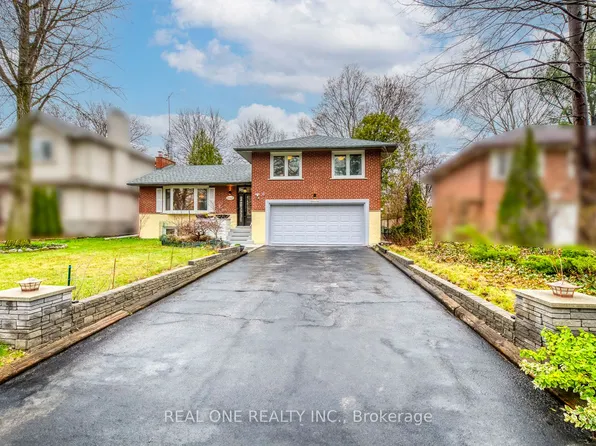 3537 Enniskillen Cir, Mississauga, ON L5C 2M9