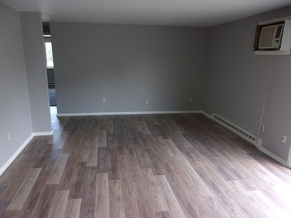4th image of 156 Robert Dr #25