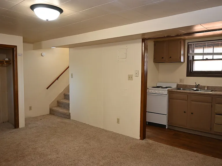 Park Apartments — Photo 14