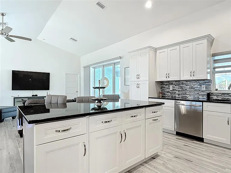 202 Long Meadow Ln — Photo 21