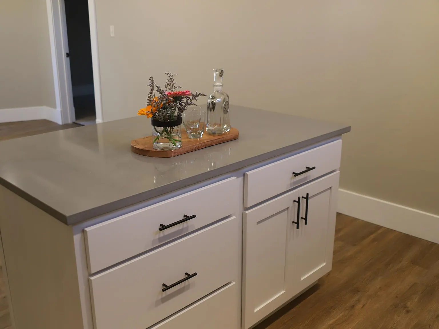 4 bed, 2120 sqft, $3,000 — Photo 2