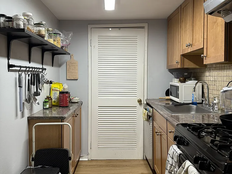 213 Christian St — Photo 12