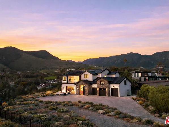 29623 Harvester Rd, Malibu, CA 90265