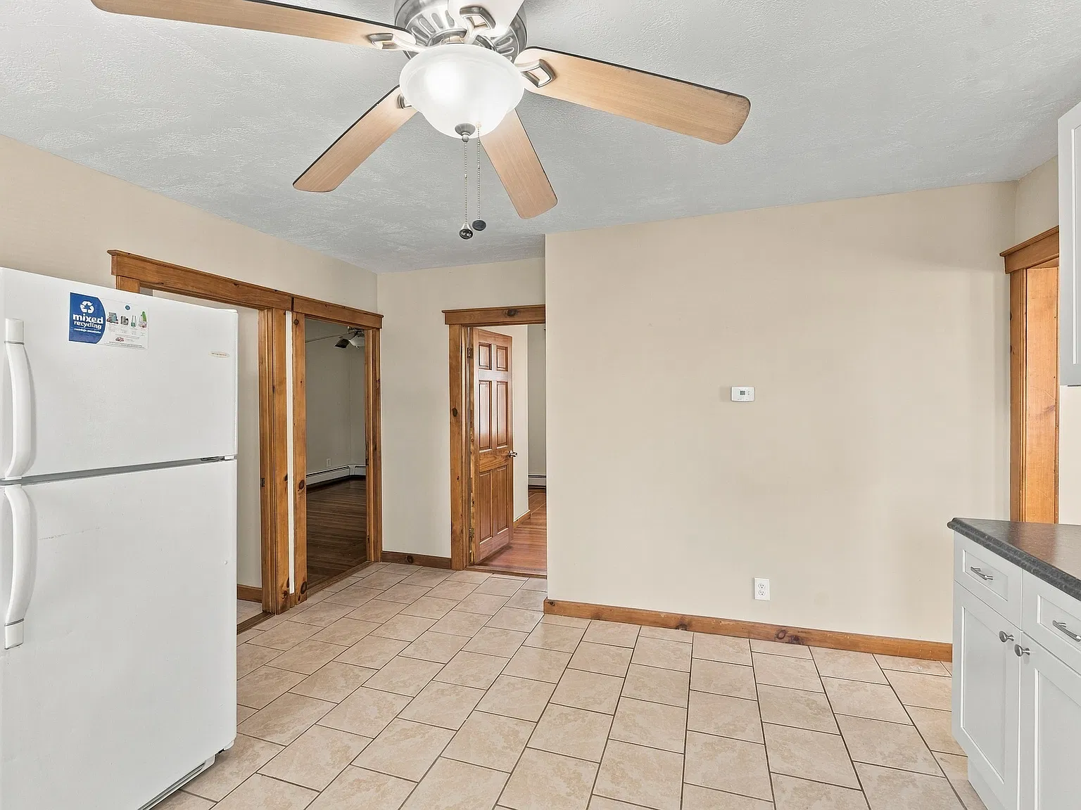 2 bed, 1100 sqft, $1,600 — Photo 3