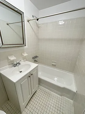 Rented by Winzone Realty Inc | media 5
