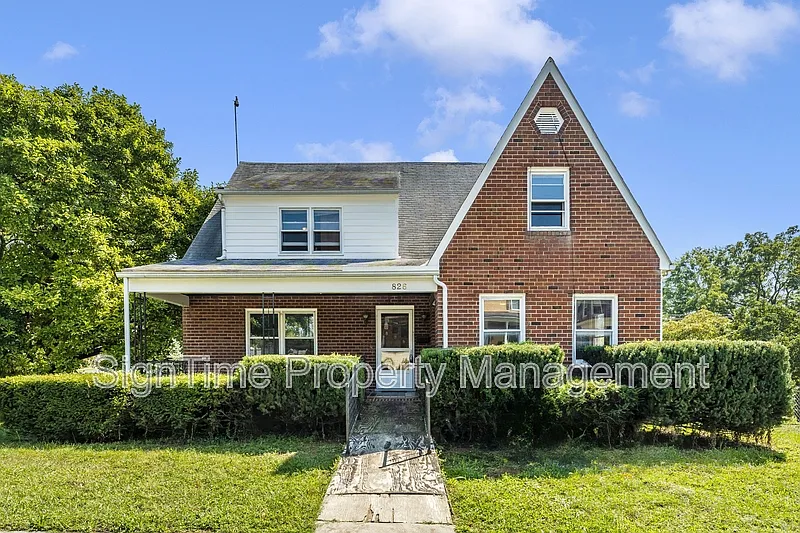 6 bed, 2.0 bath, 1800 sqft, $2,400 — Photo 1