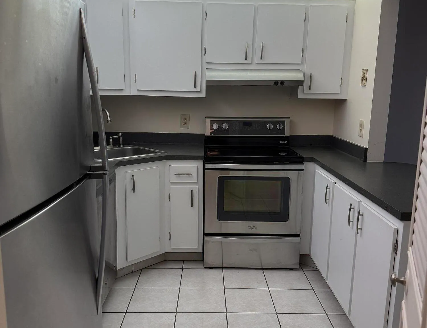 2 bed, 2.0 bath, 937 sqft, $1,550 — Photo 3