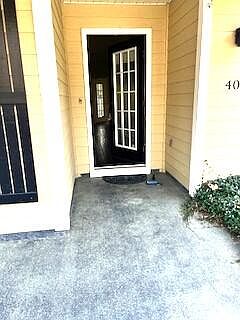 3rd image of 401 Sandleton Way