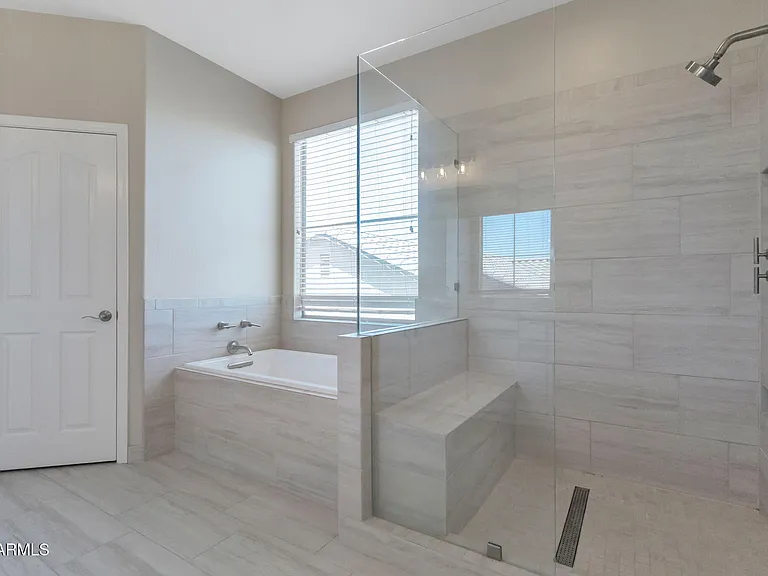 11971 W Patrick Ln — Photo 5