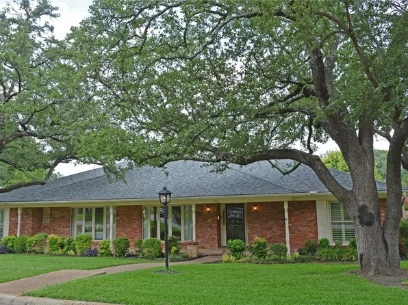 3921 Thistle Ln, Fort Worth, TX 76109