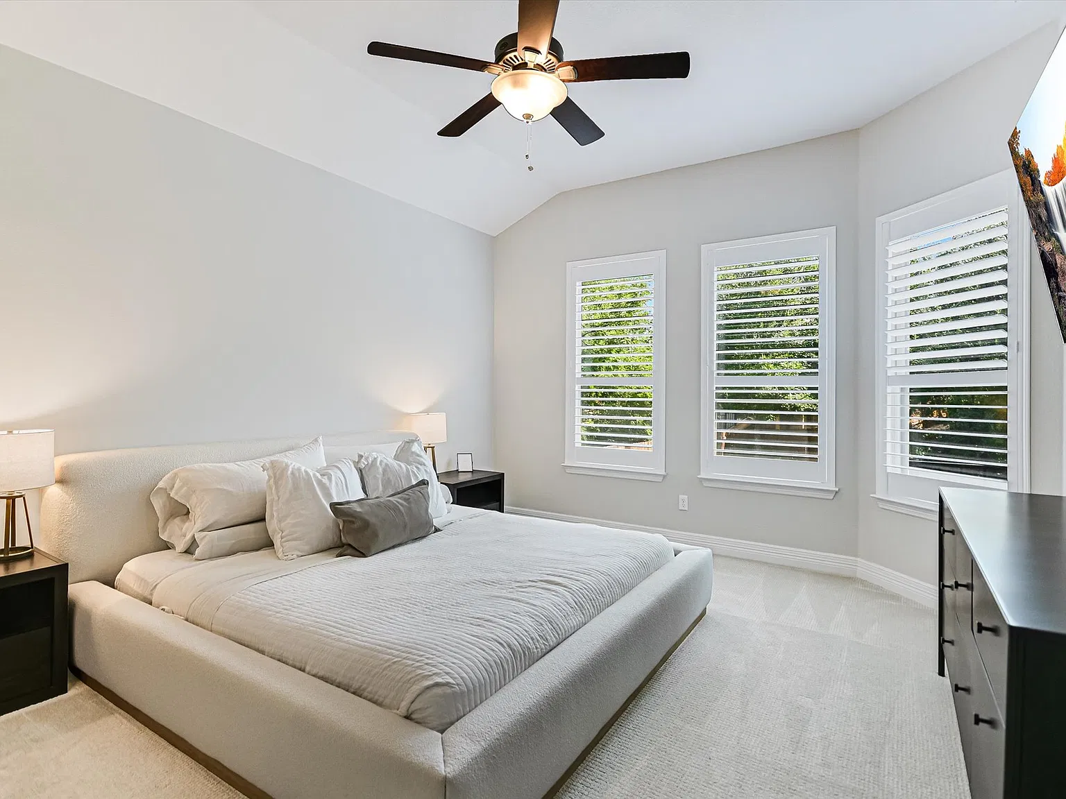 3 bed, 1870 sqft, $3,000 — Photo 4