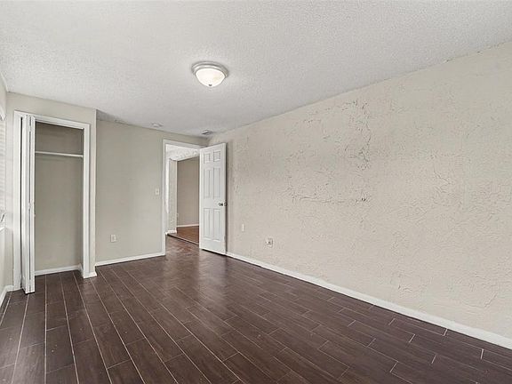 4th image of 9130 Crabtree Ln