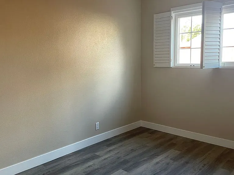 501 Marbella Ln — Photo 4