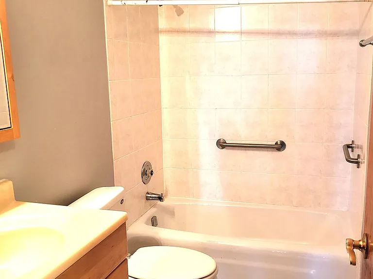 4600 N Cumberland Ave #613 — Photo 9
