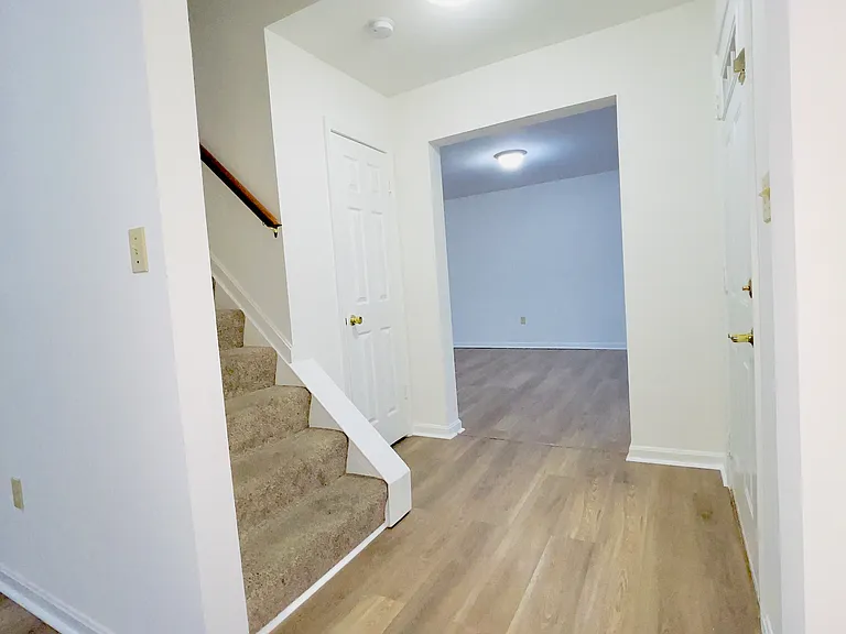 8346 Lincoln Dr — Photo 6