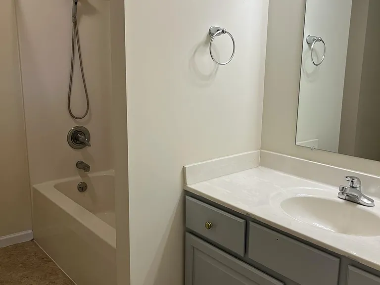 109 Joyce Dr — Photo 10