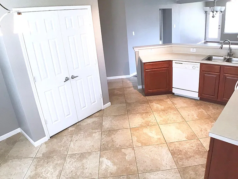 9945 Osprey Dr — Photo 7