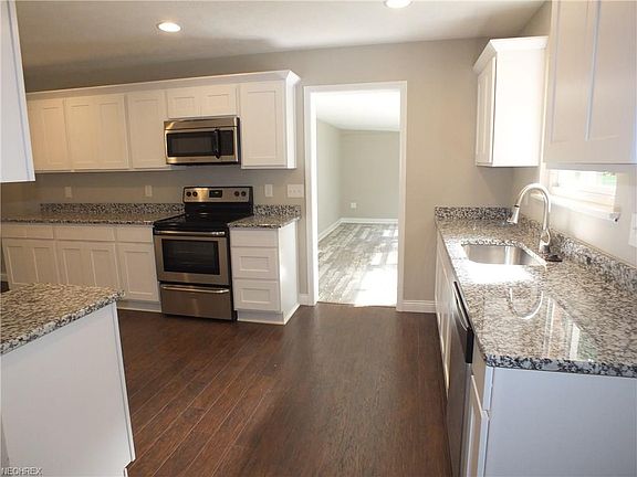 3rd image of 5860 S Shandle Blvd