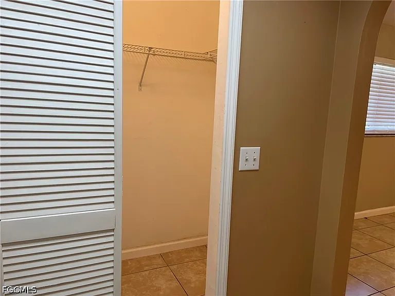 531 SW 36th St — Photo 16