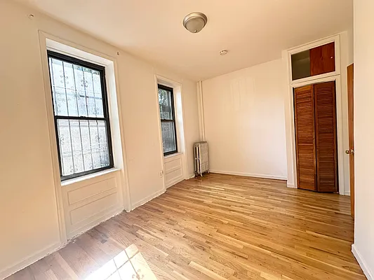 Rented by Camelot Realty Group | media 6