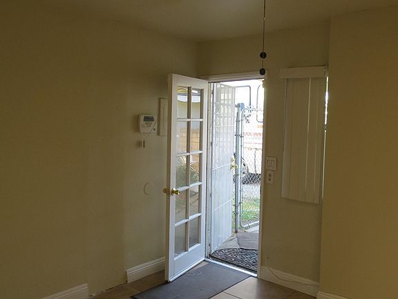 3rd image of 9955 Palmetto Ave #B