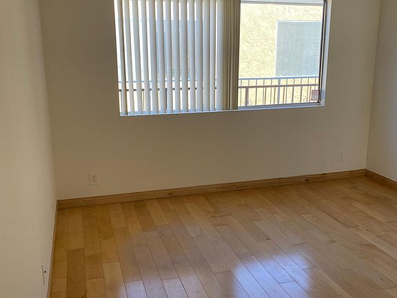 4th image of 533 Ashland Ave APT 205