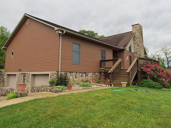 2nd image of 170 Carmel Hl