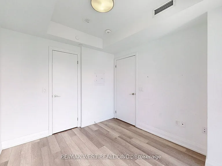 77 Mutual St #708 — Photo 24
