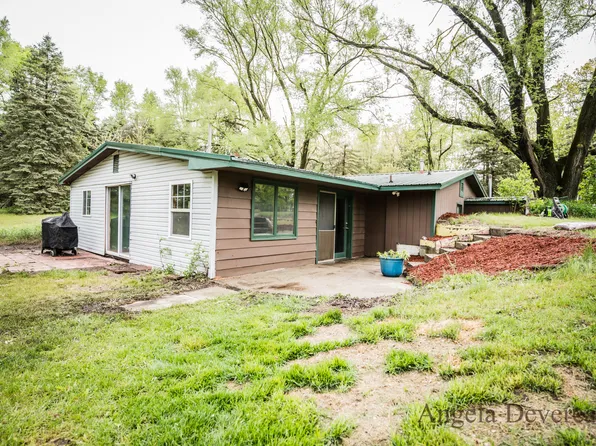 6101 N Caris Rd, Vestaburg, MI 48891