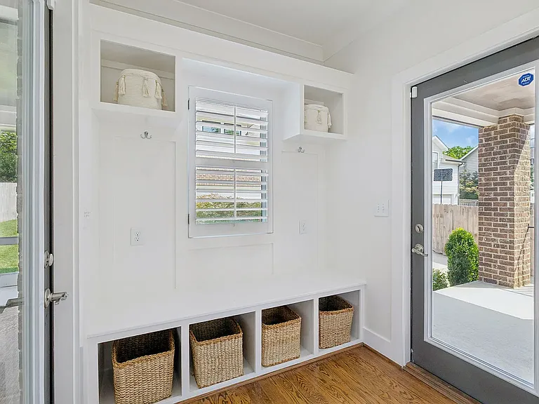 2302 Sunset Pl — Photo 35
