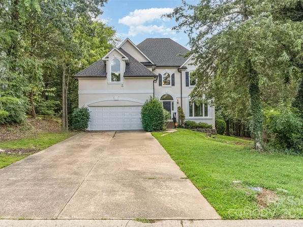 14430 Raynham Dr, Charlotte, NC 28262