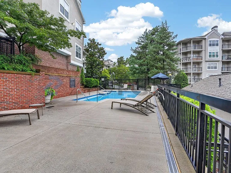 1409 River Green Dr NW — Photo 3