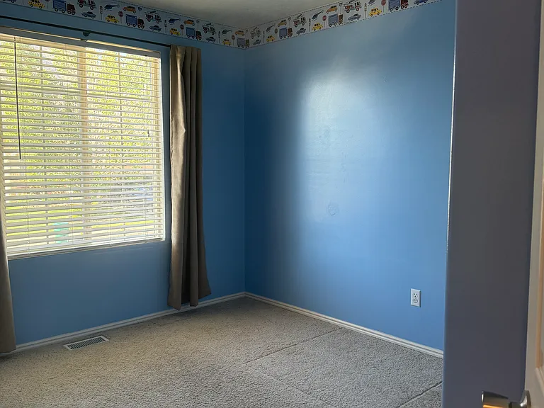 439 W 2125 N — Photo 12
