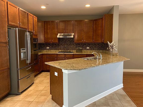 4th image of 461 Kenilworth Ave #461