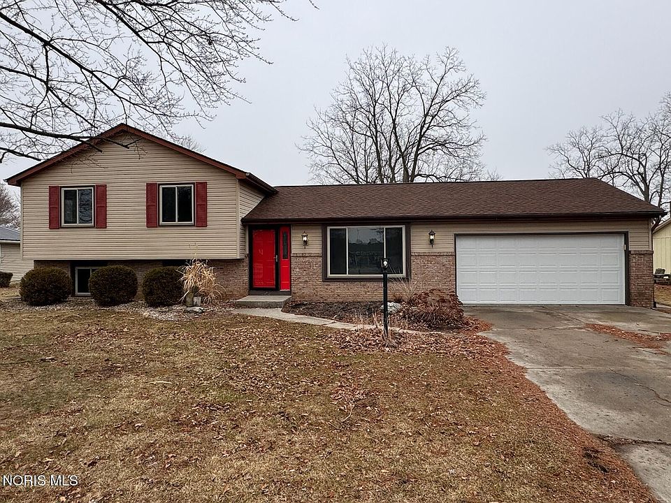 1st image of 210 Lakeview Dr