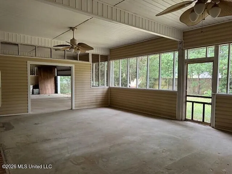 5300 Beardslee St — Photo 2
