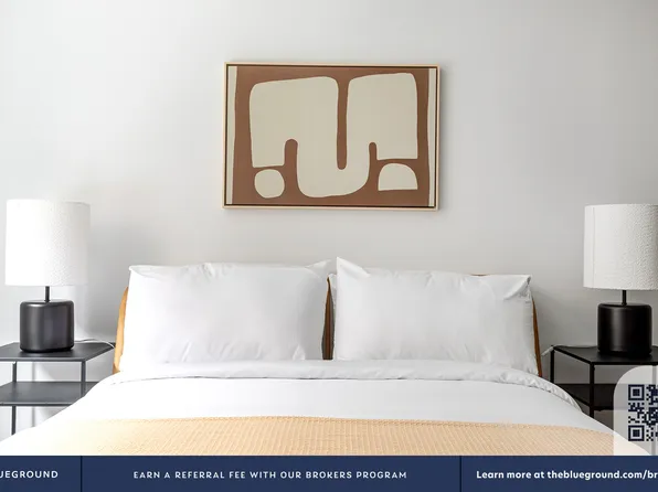 311 West 50th Street image 6 of 16