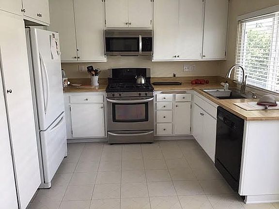 4th image of 23035 Garzota Dr