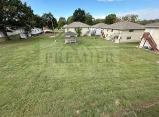 305 W 3rd St #3, Odessa, MO 64075 Rent - 2 bed / 1 bath $ 850 / Security Deposit $850, Odessa, MO 64076