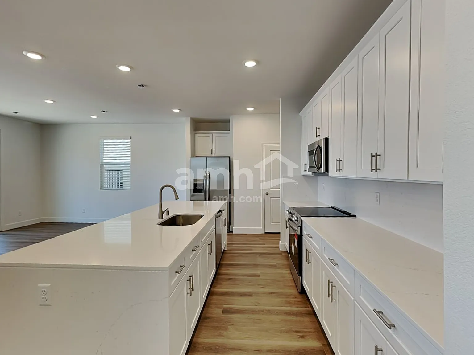 4 bed, 2.5 bath, 2144 sqft, $2,535 — Photo 4