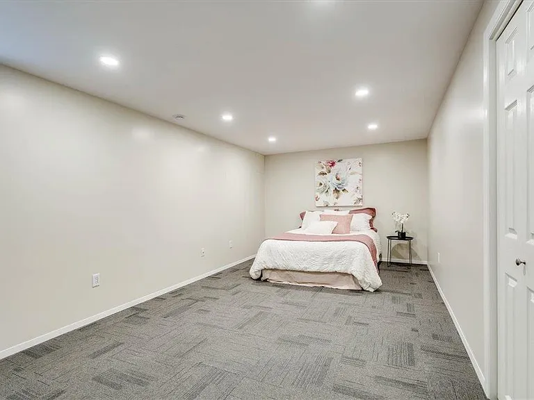 15 Lomond Blvd #15 — Photo 25