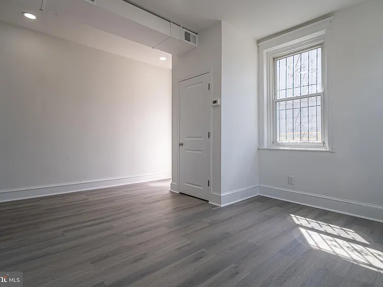 2410 Wharton St #2 — Photo 10