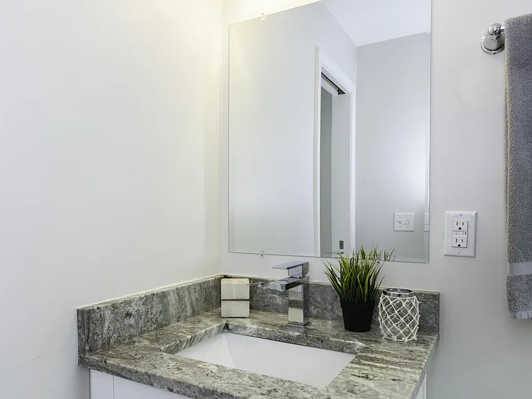 617 23rd St #1 — Photo 9