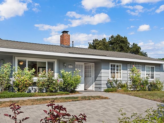 4th image of 2127 Holly Ln