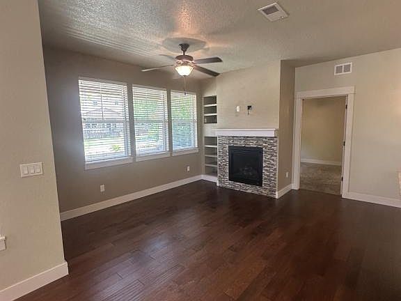 3rd image of 2122 Sandbur Dr