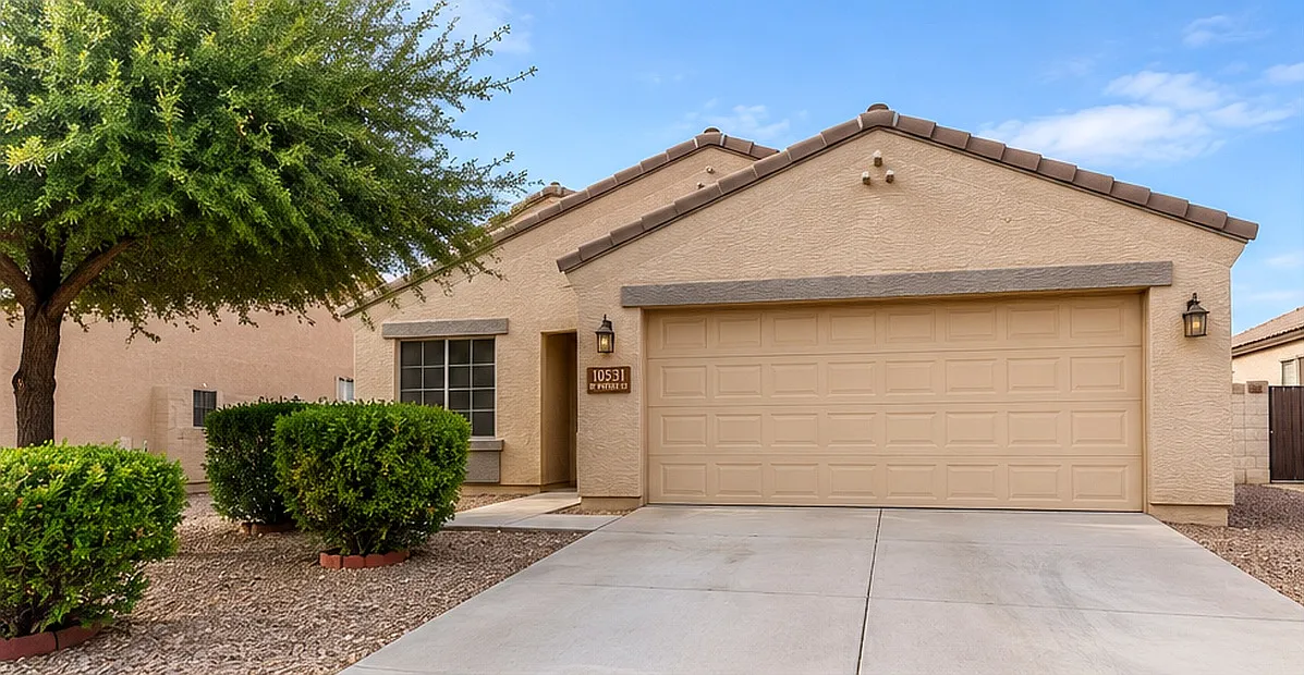 3 bed, 1310 sqft, $2,100 — Photo 1