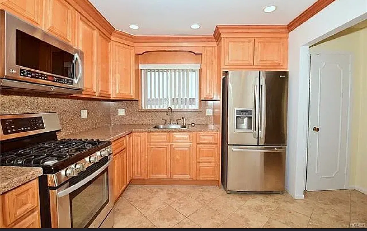 3 bed, 1200 sqft, $3,200 — Photo 1