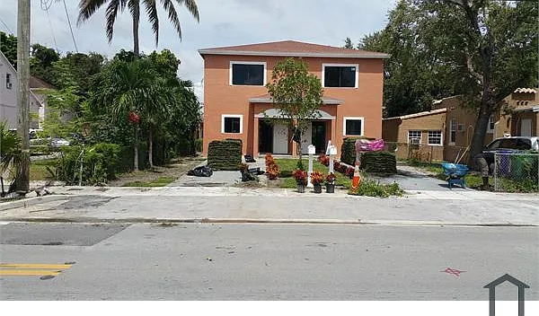 1483 NW 32nd St