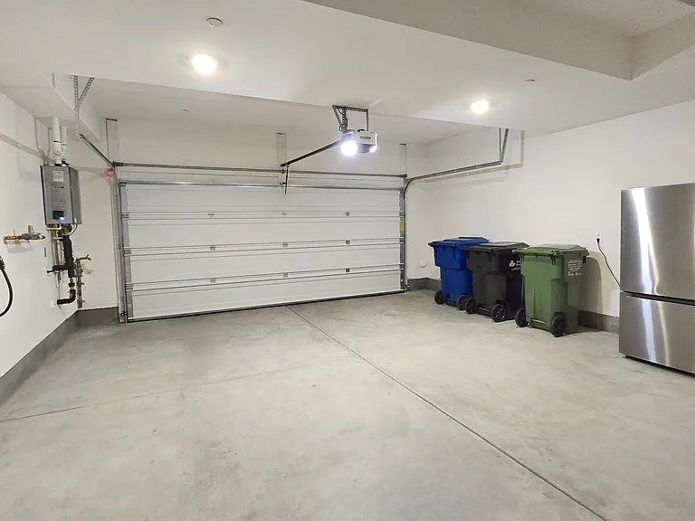1488 W Sunrise Ln — Photo 32