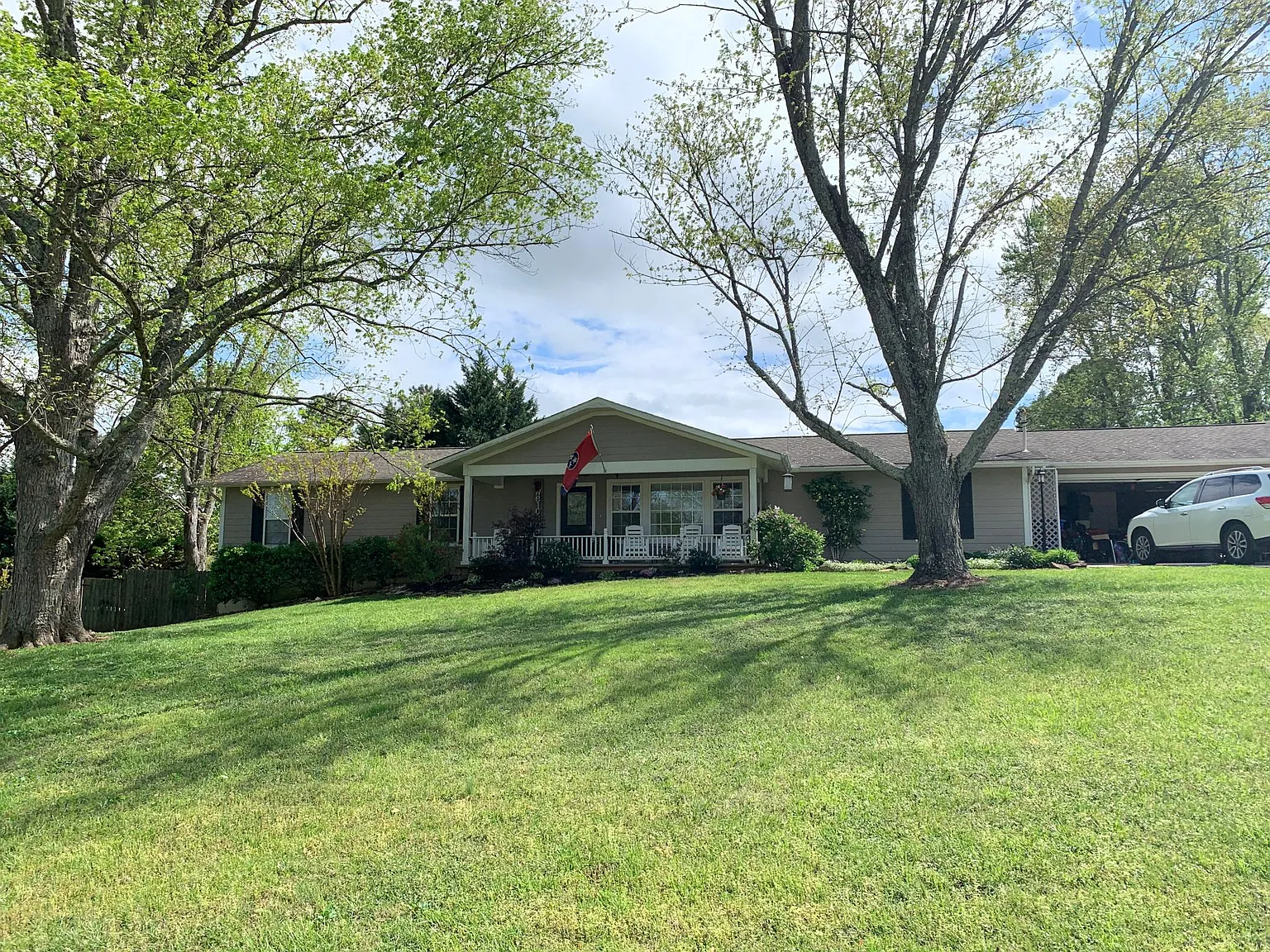 4 bed, 1997 sqft, $2,900 — Photo 1